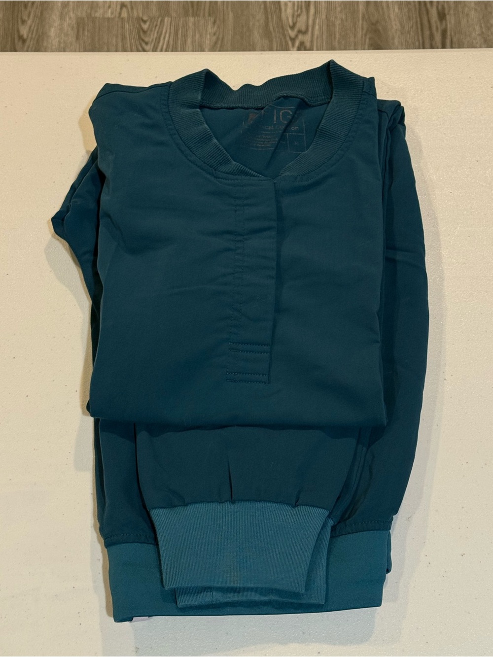 Figs Caribbean Blue Medium Petite Zamora with Medium Top